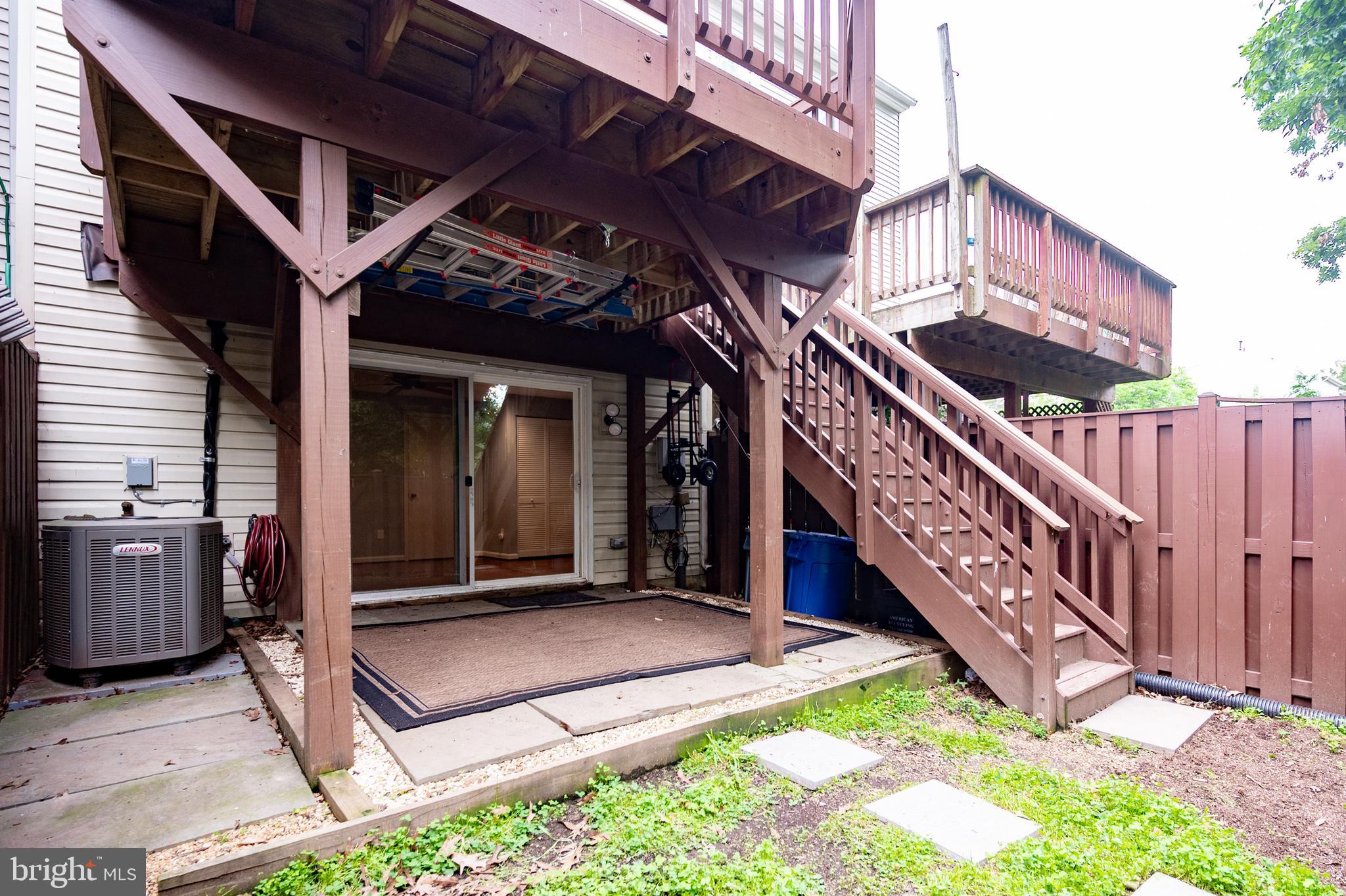 14676 Basingstoke Loop Centreville, VA 20120 - Photo 33 of 39 PATIO & YARD 3