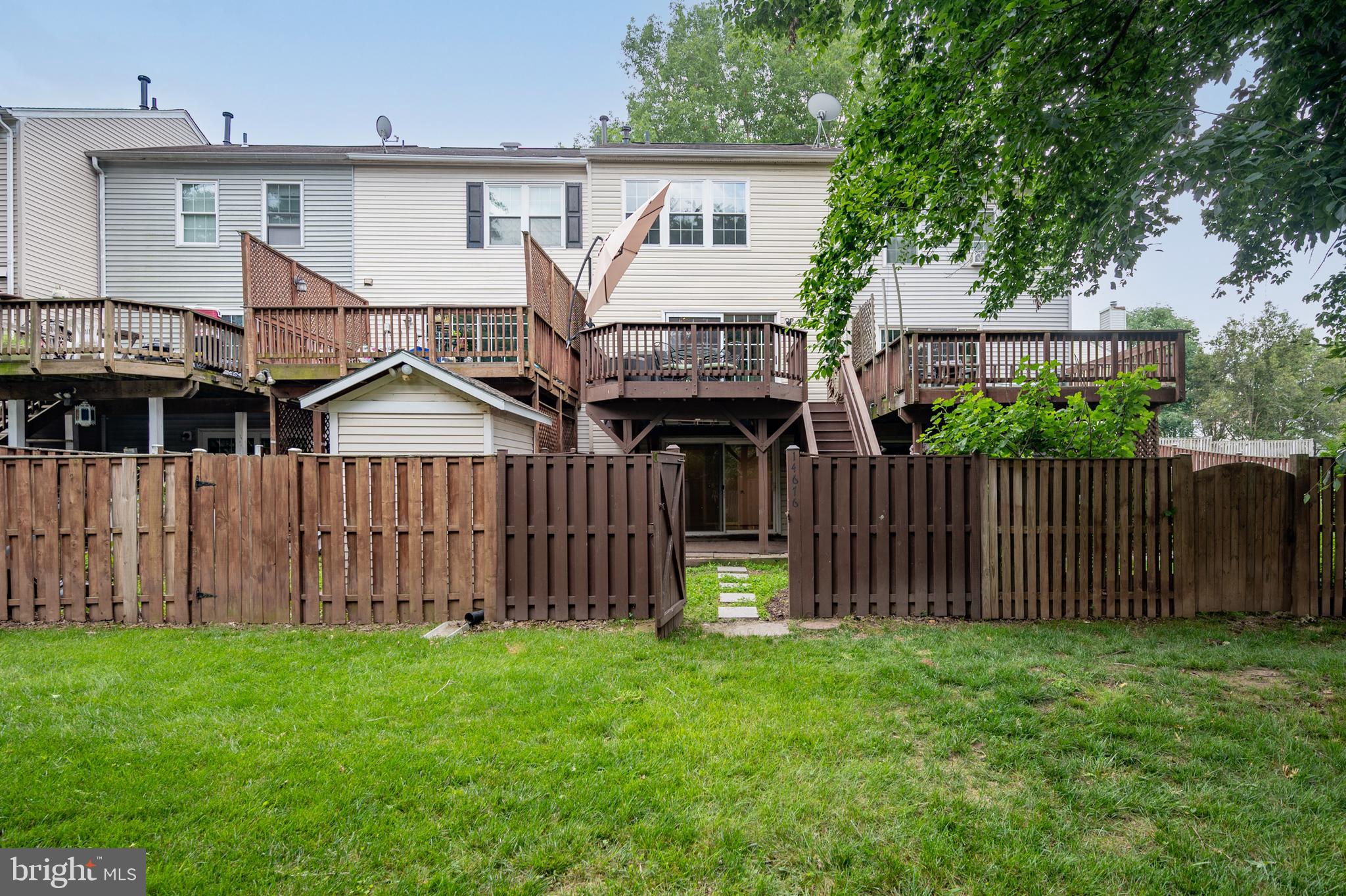 14676 Basingstoke Loop Centreville, VA 20120 - Photo 34 of 39 EXTERIOR REAR 1