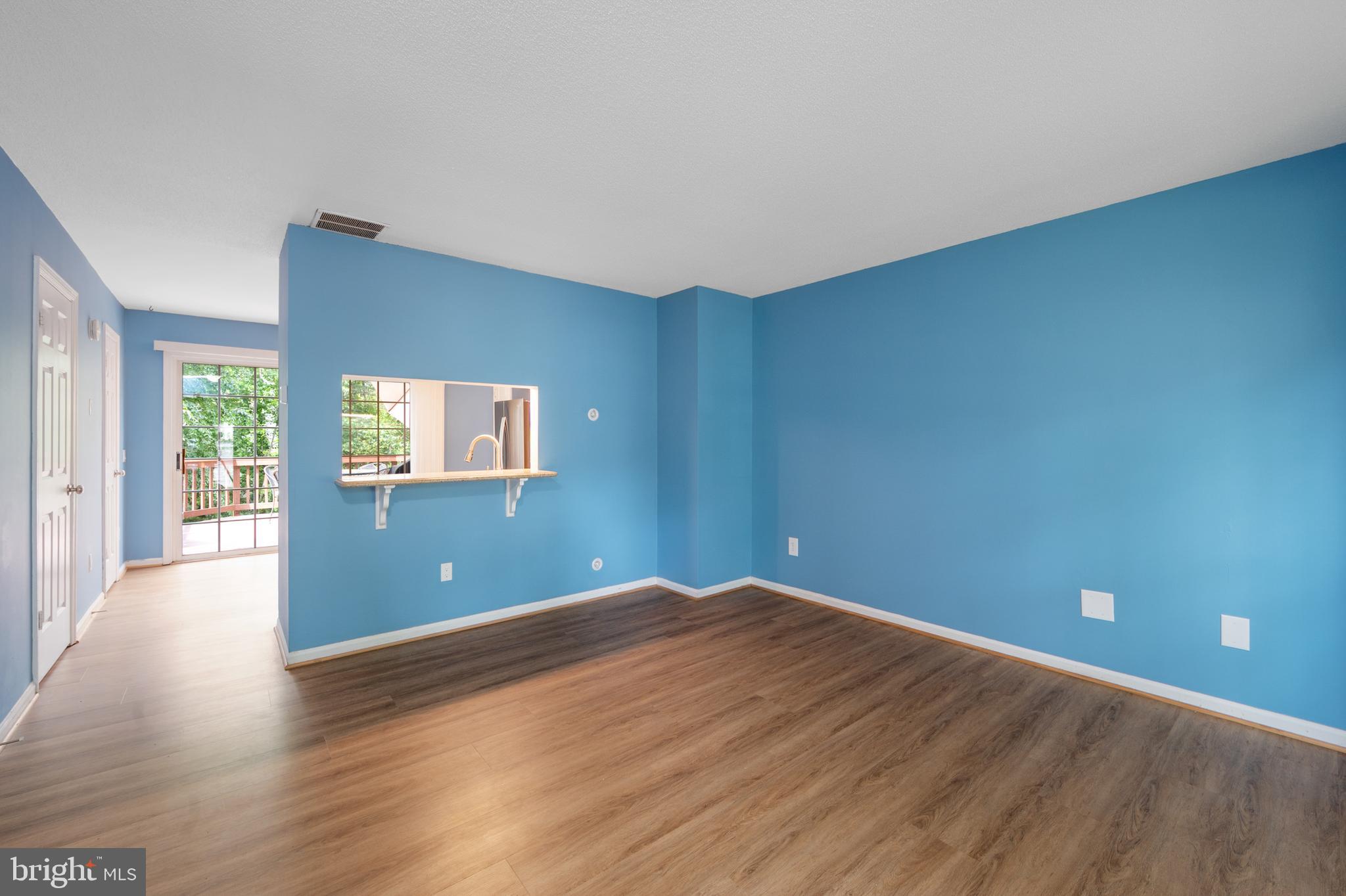 14676 Basingstoke Loop Centreville, VA 20120 - Photo 6 of 39 LIVING ROOM 2