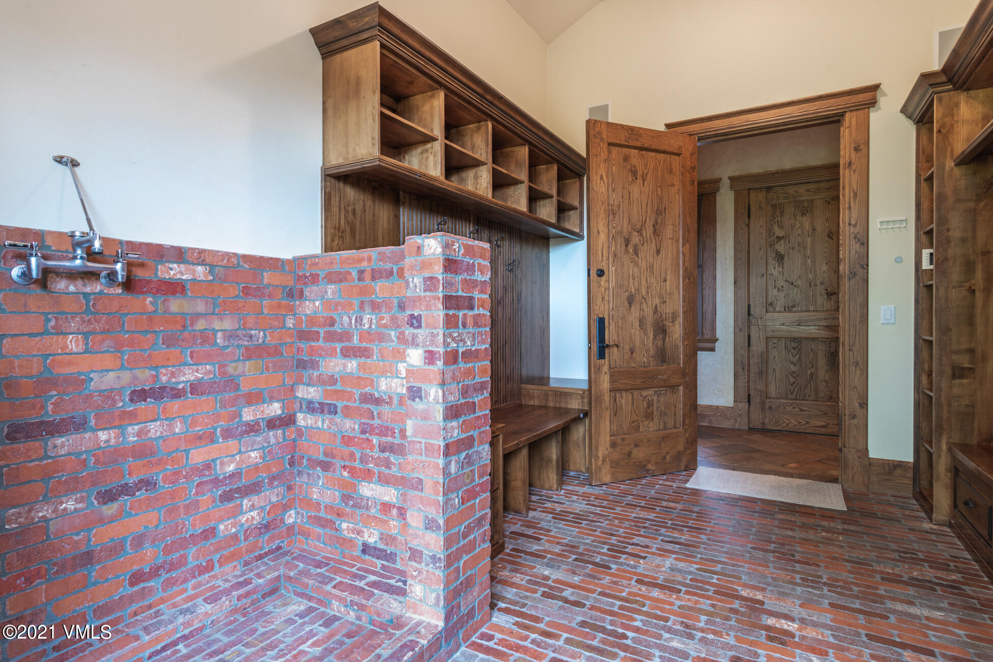 559 Eagle Drive Eagle-Vail, CO 81620 - Photo 40 of 50 a view of an entryway