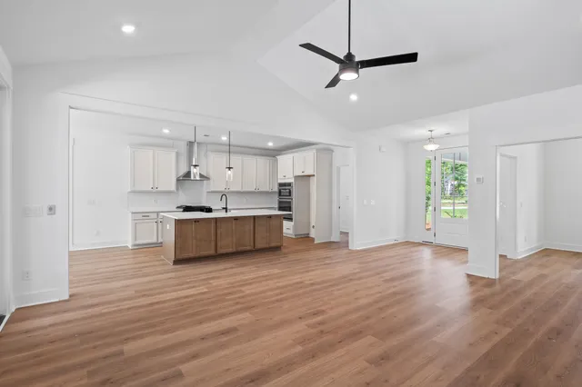 $624,900 | 4 Grooms Road, Cross, SC 29436