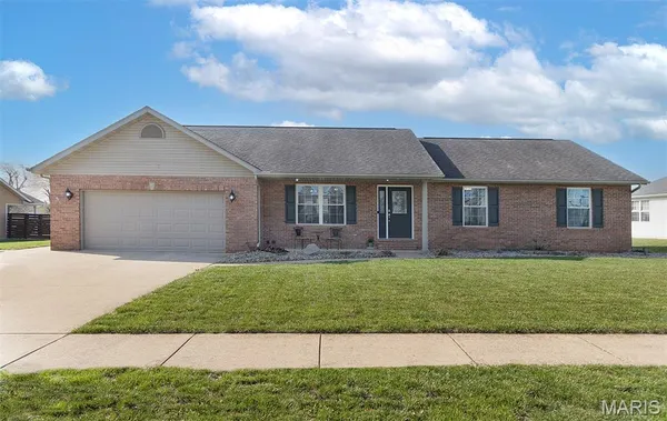 $339,000 | 10004 Holy Cross Lane, Breese, IL 62230