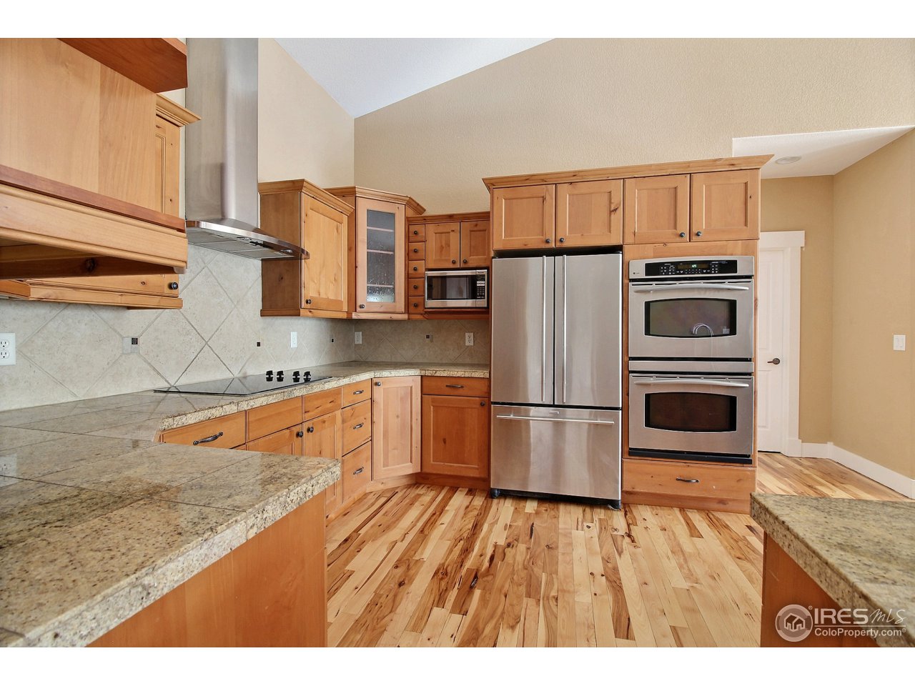 7700 Poudre River Road Greeley, CO 80634 - Photo 8 of 40 Stainless Steel Appliances