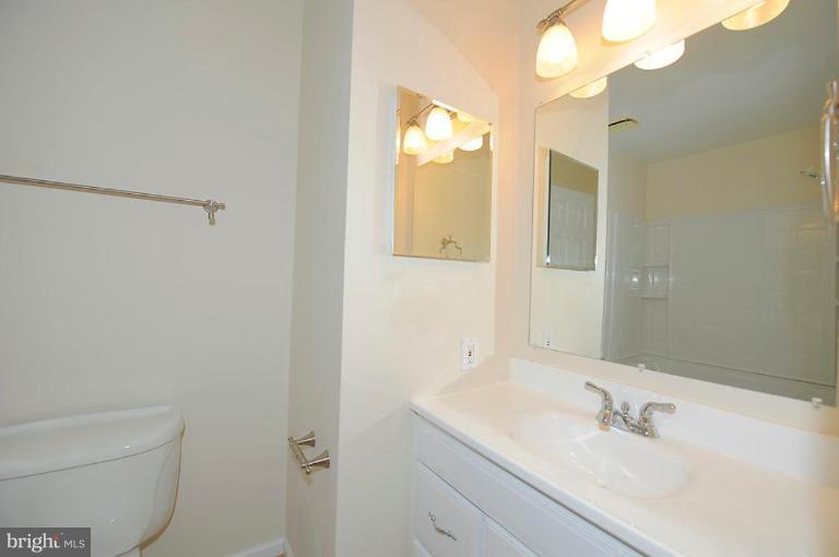 13215 Rippling Brook Drive Silver Spring, MD 20906 - Photo 23 of 30 Bath #2