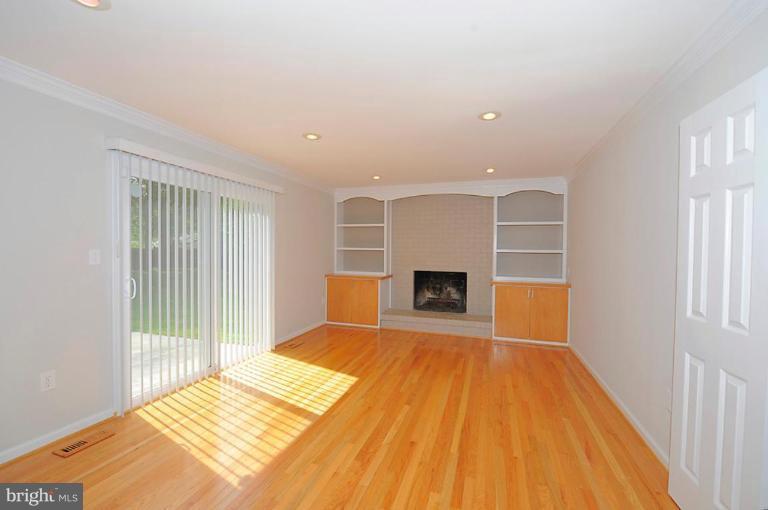 13215 Rippling Brook Drive Silver Spring, MD 20906 - Photo 8 of 30 Family Room