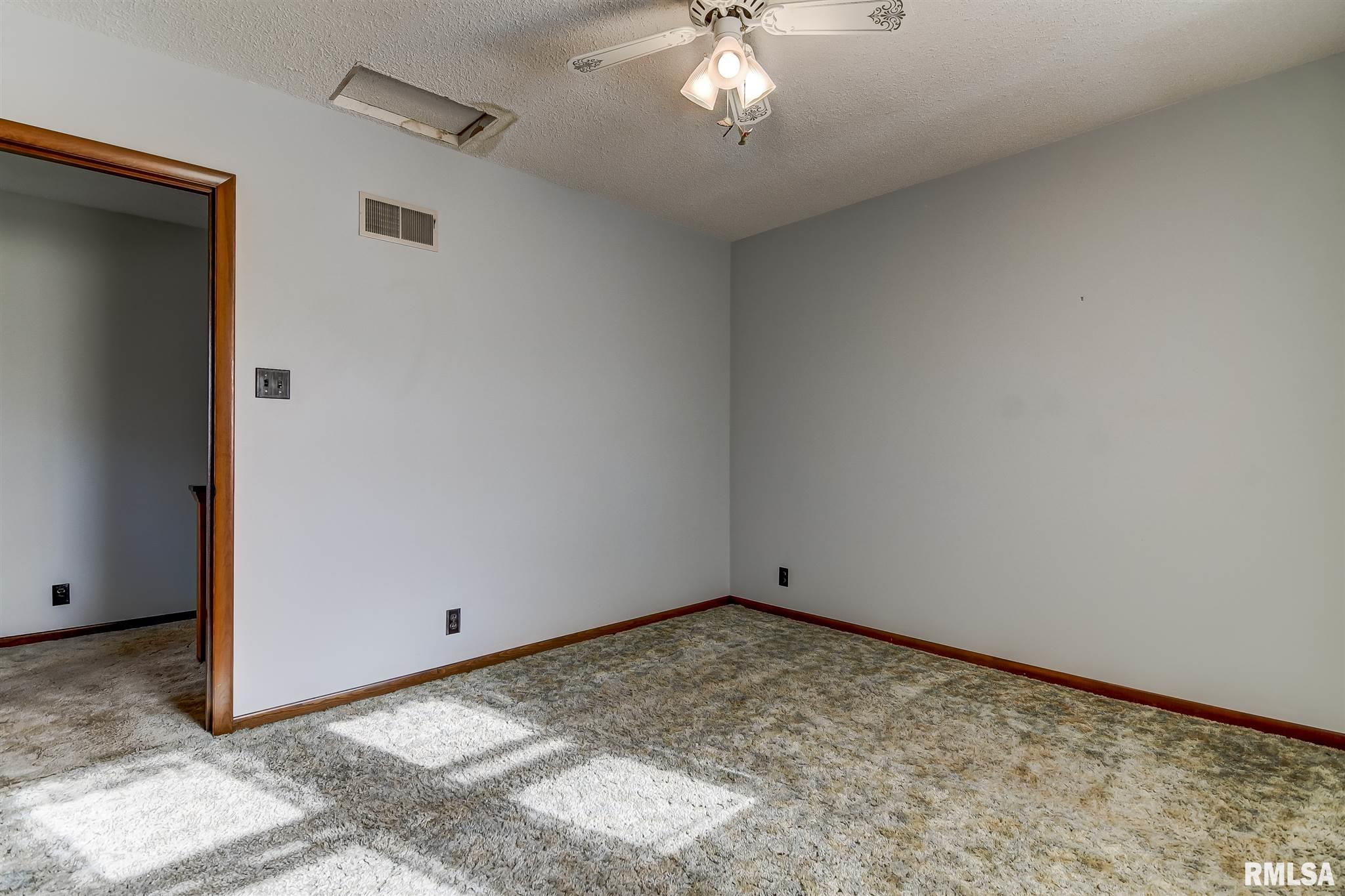 2202 Grandview Avenue Springfield, IL 62702 - Photo 19 of 33