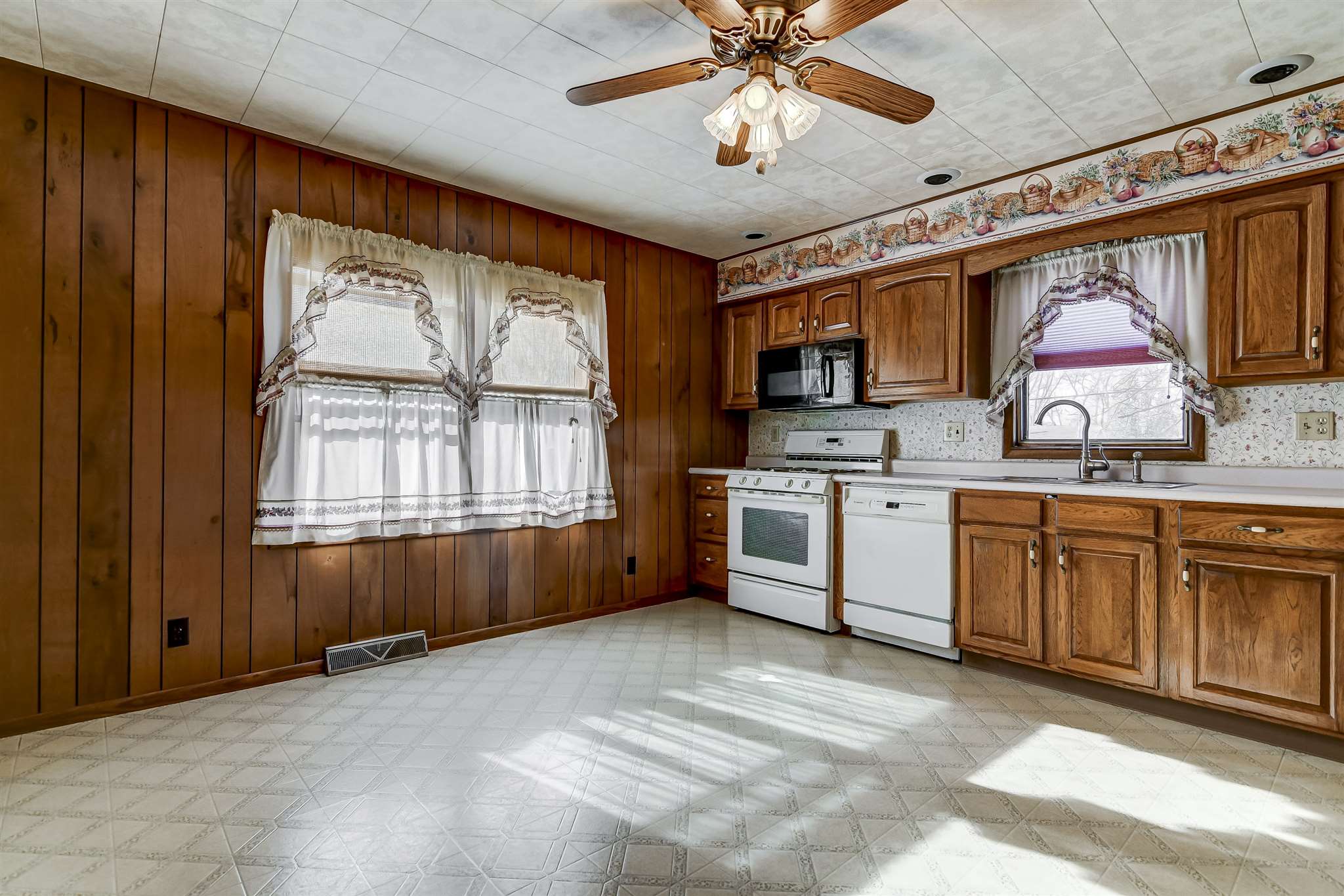 2202 Grandview Avenue Springfield, IL 62702 - Photo 8 of 33