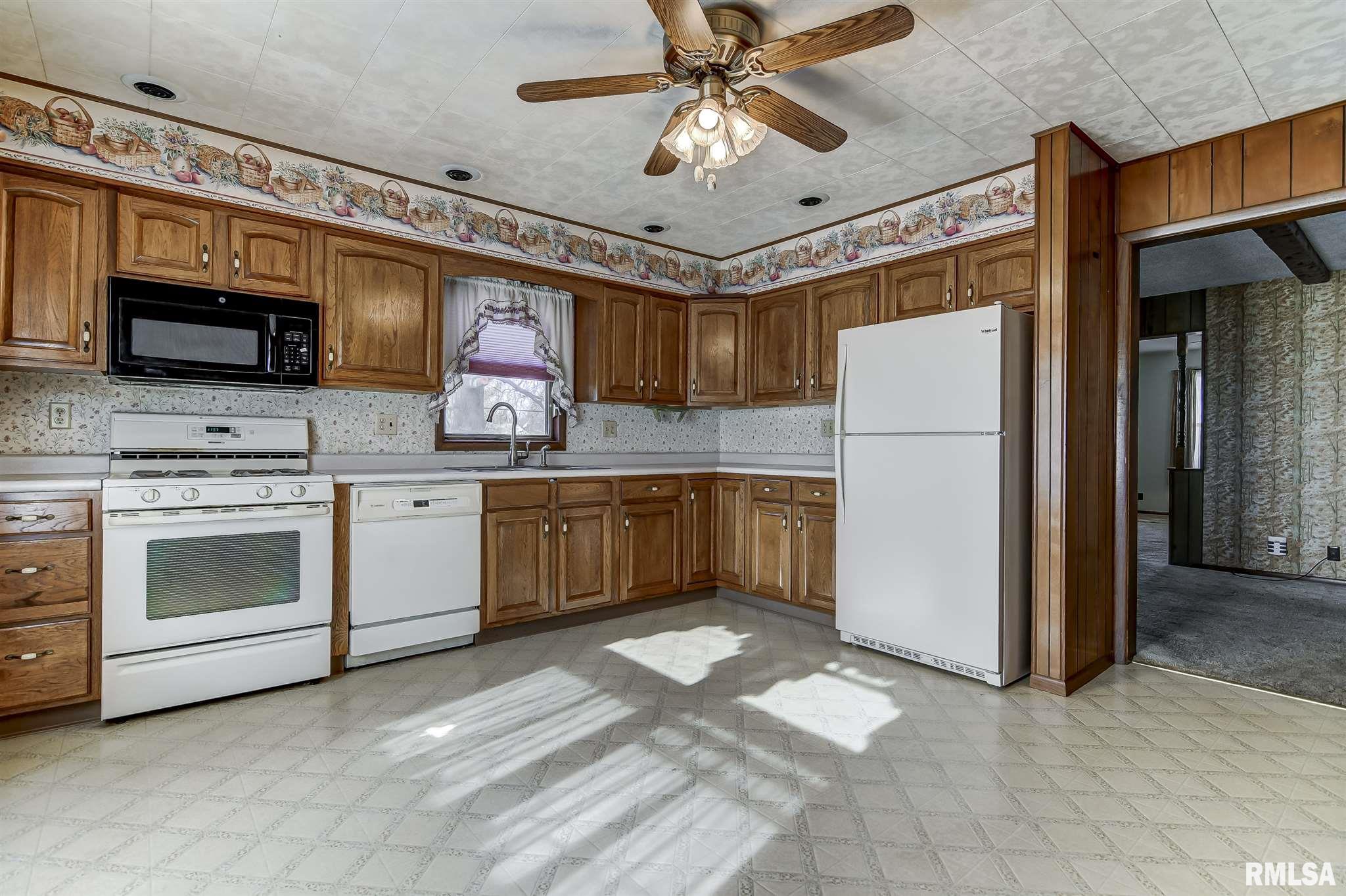 2202 Grandview Avenue Springfield, IL 62702 - Photo 10 of 33