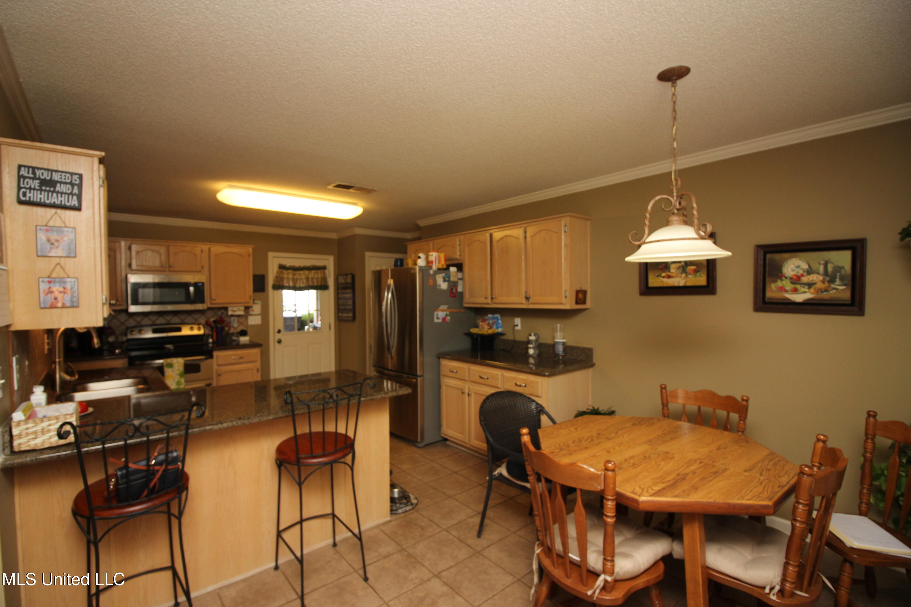 2483 Tragg Avenue Hernando, MS 38632 - Photo 16 of 43 Breakfast Bar