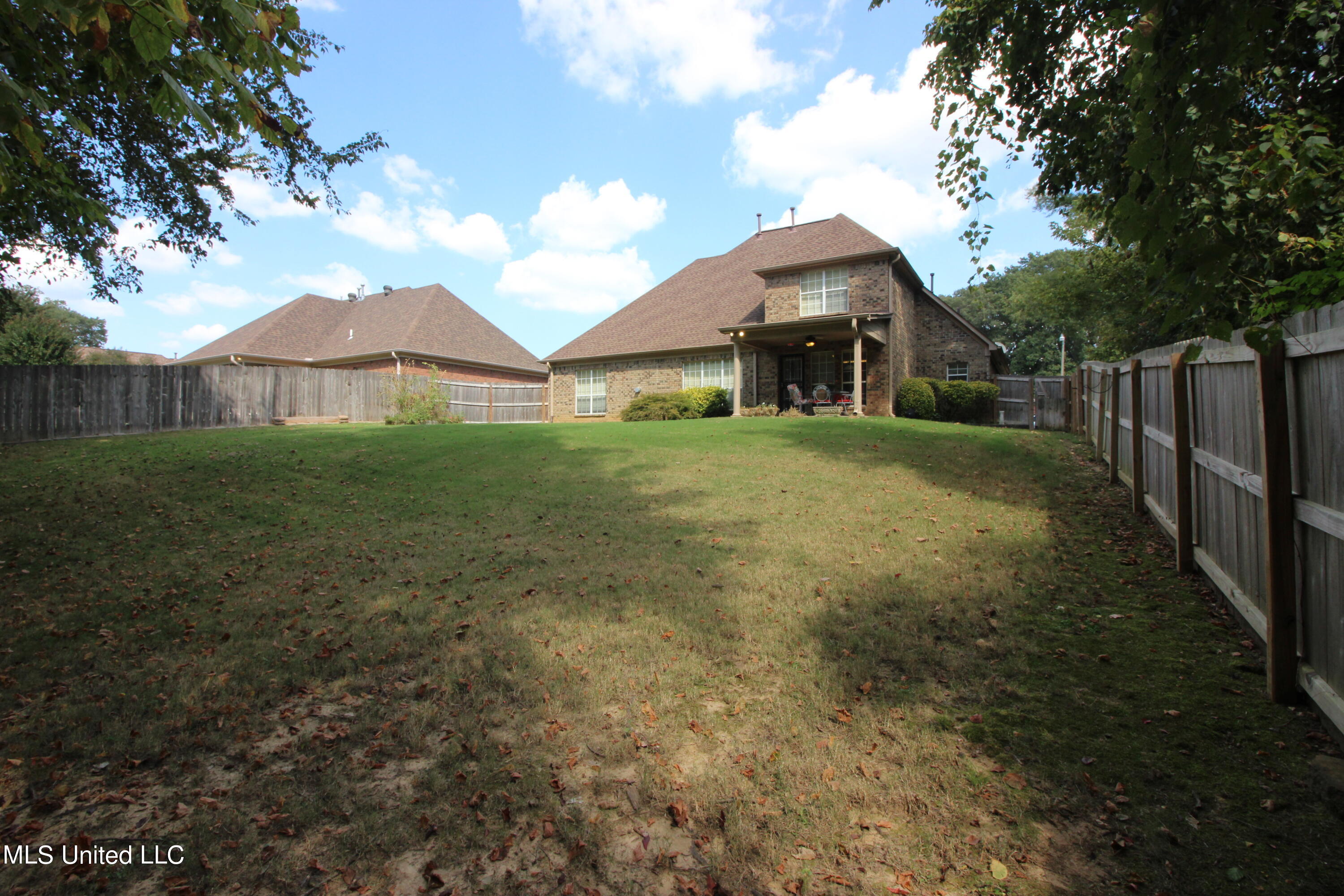 2483 Tragg Avenue Hernando, MS 38632 - Photo 41 of 43 Privacy Fenced Backyard