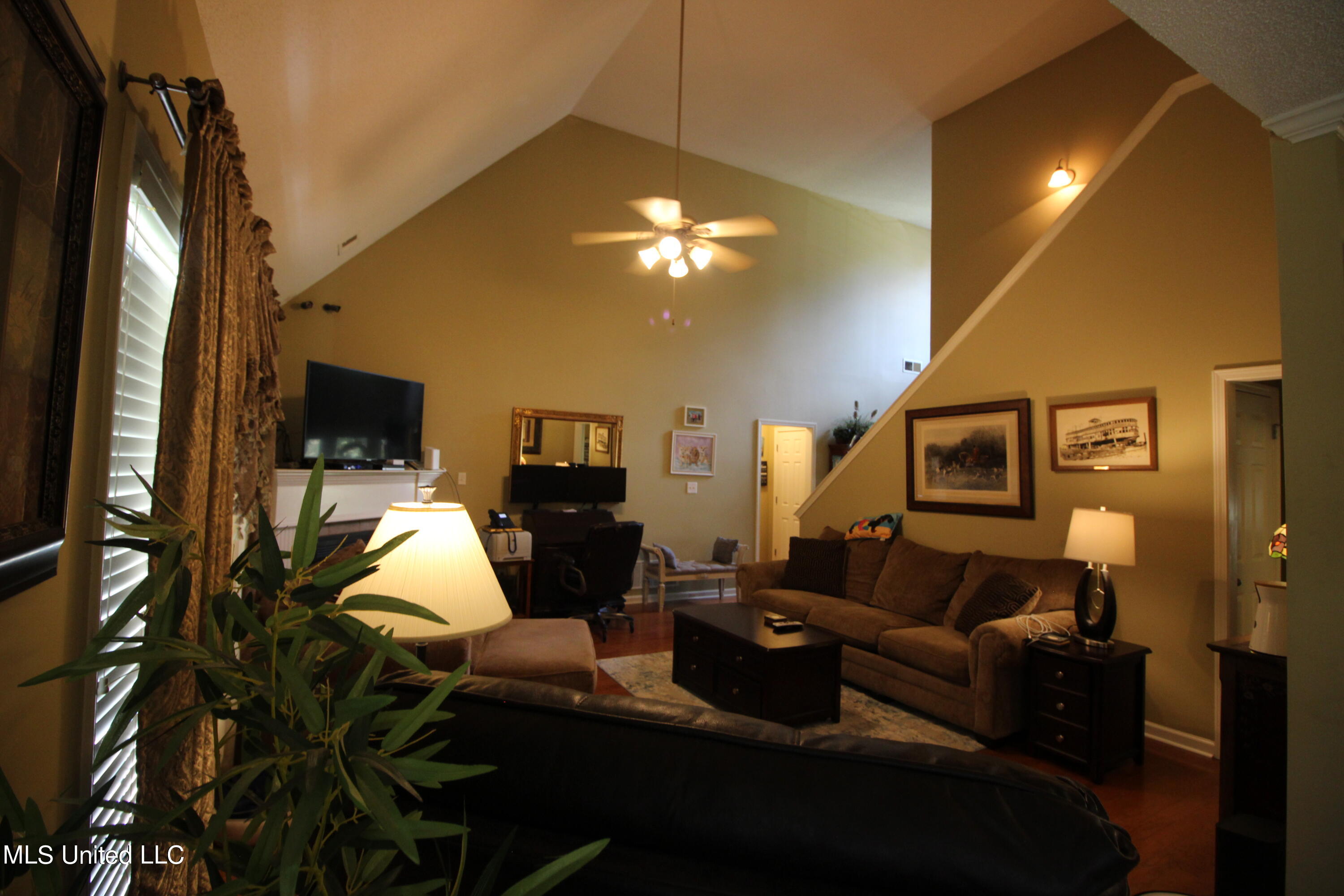 2483 Tragg Avenue Hernando, MS 38632 - Photo 9 of 43 Spacious Great Room