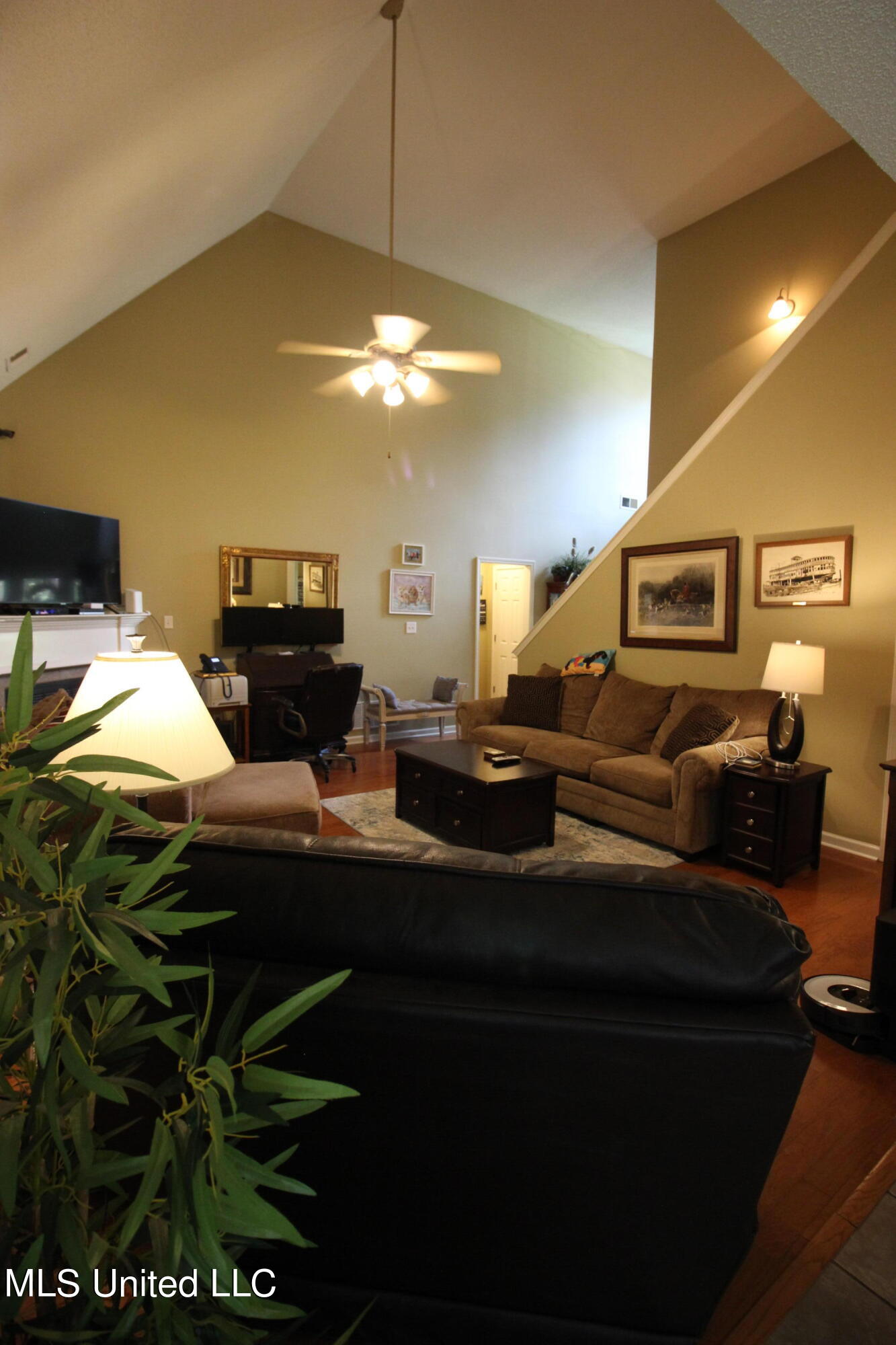 2483 Tragg Avenue Hernando, MS 38632 - Photo 10 of 43 Hardwood in Great Room