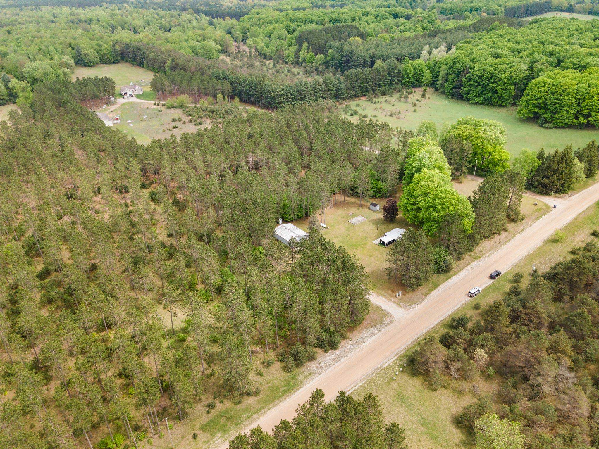6209 Hodge Road Kingsley, MI 49649 - Photo 33 of 35 1900532-32.JPG