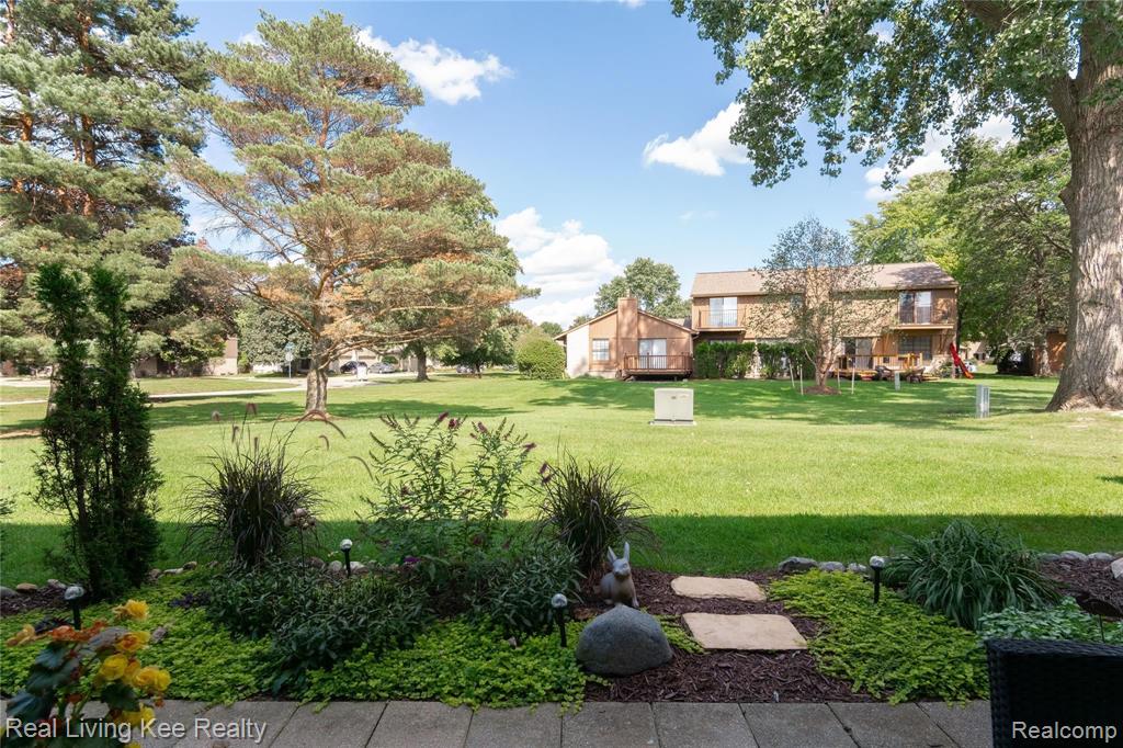 1853 Meadow Dale Court Rochester Hills, MI 48309 - Photo 37 of 43