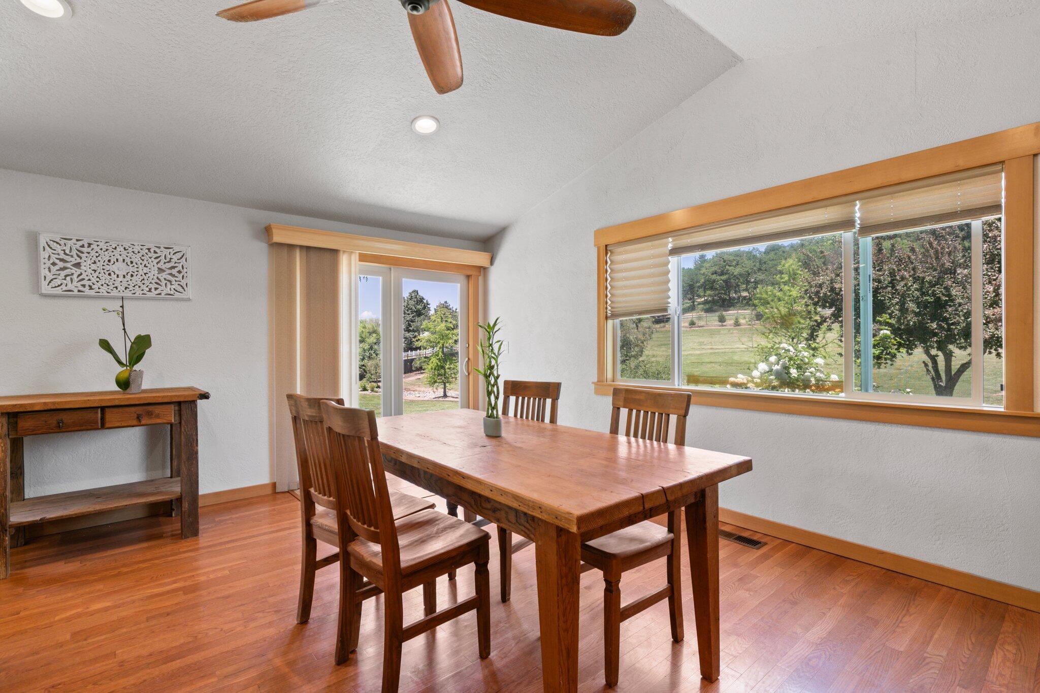 5299 Pioneer Road Medford, OR 97501 - Photo 13 of 40 24