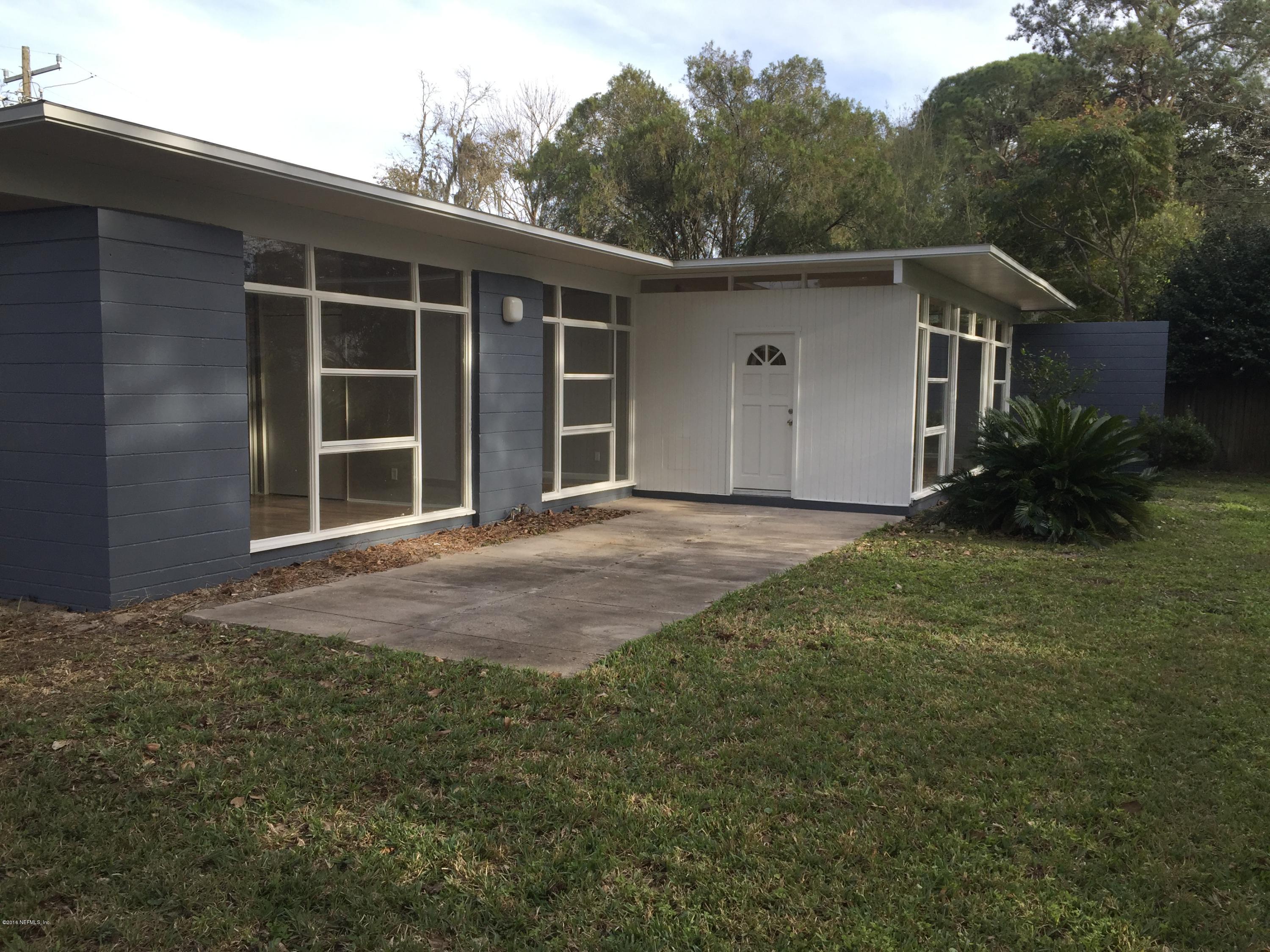 7030 Diamond Head Road Jacksonville, FL 32216 - Photo 11 of 20 Patio back