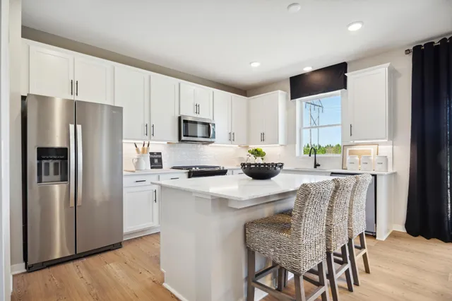 $484,990 | 15032 Athenry Bay, Rosemount, MN 55068