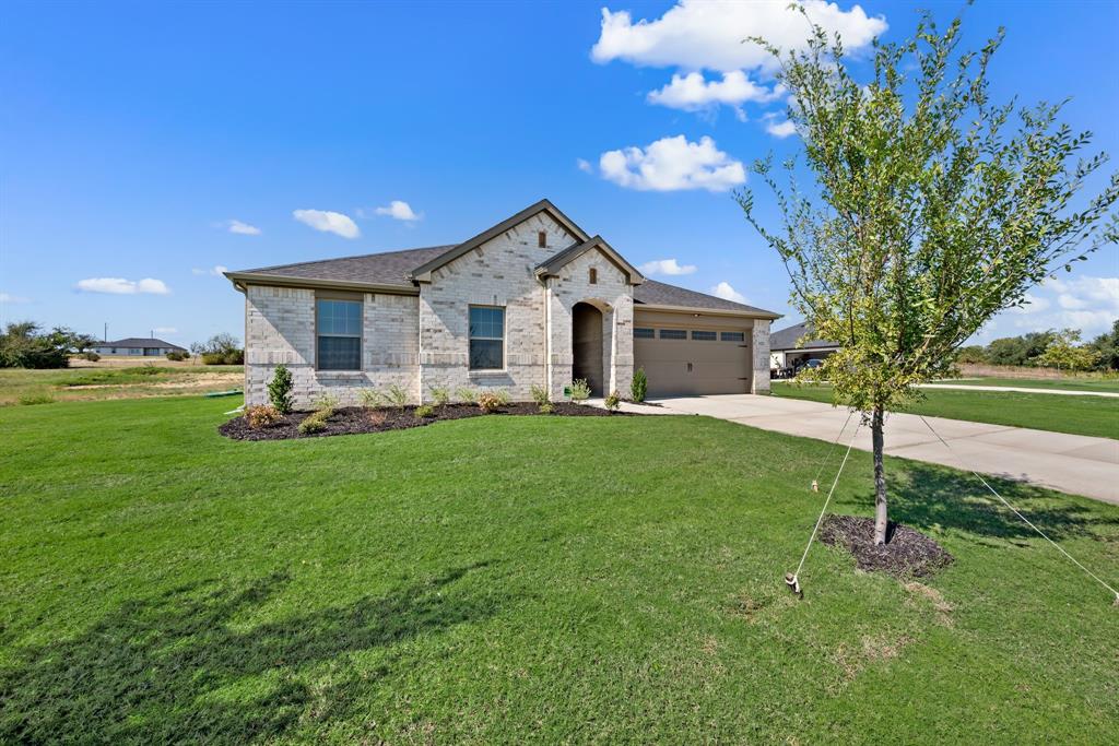 1021 Gatlin Circle Springtown, TX 76082 - Photo 3 of 30