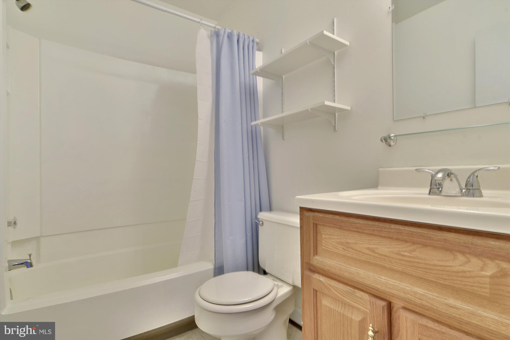 14557 Golden Oak Road Centreville, VA 20121 - Photo 15 of 21 Upper Hall Bath with Tub