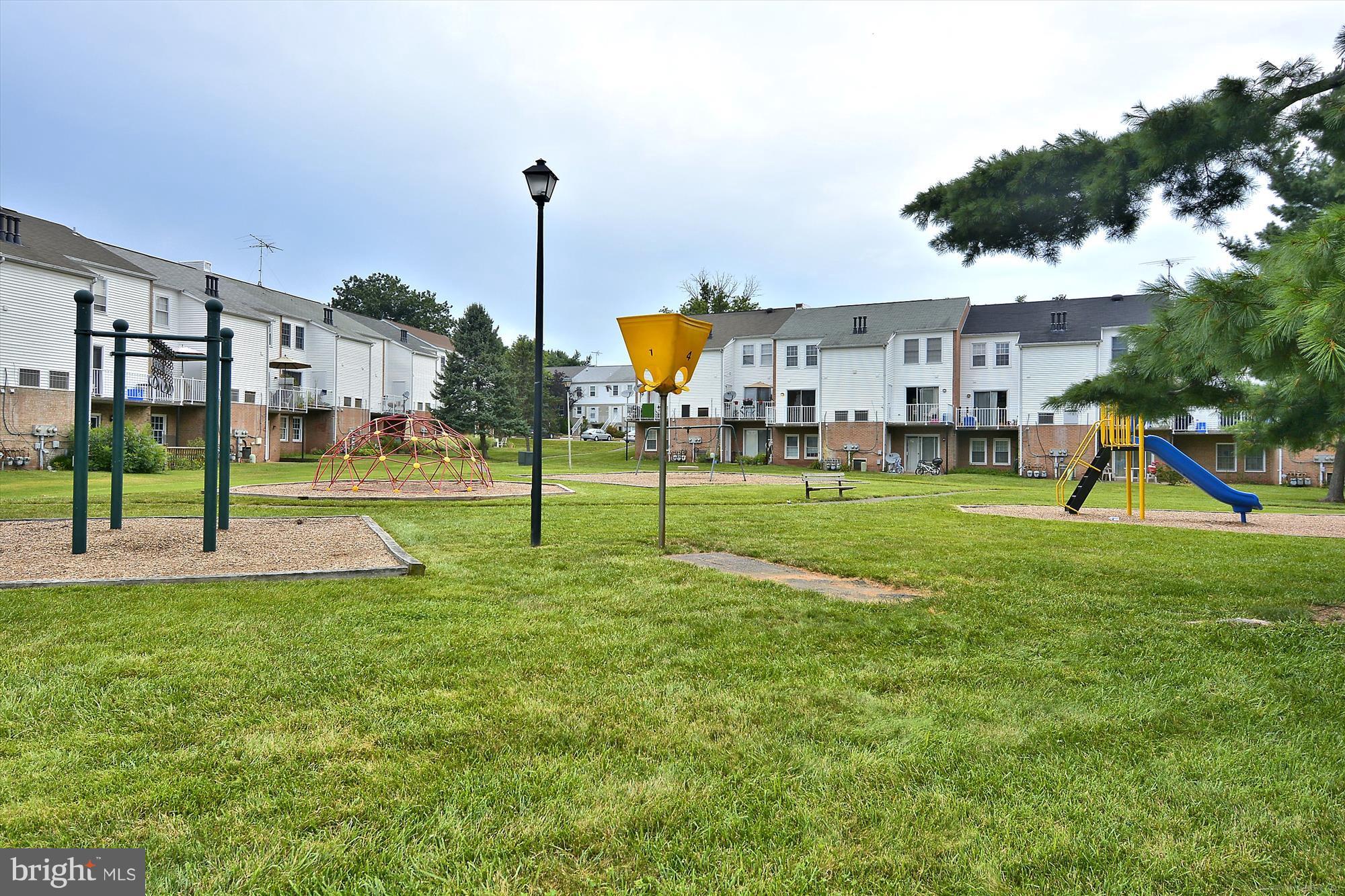 14557 Golden Oak Road Centreville, VA 20121 - Photo 19 of 21 Community