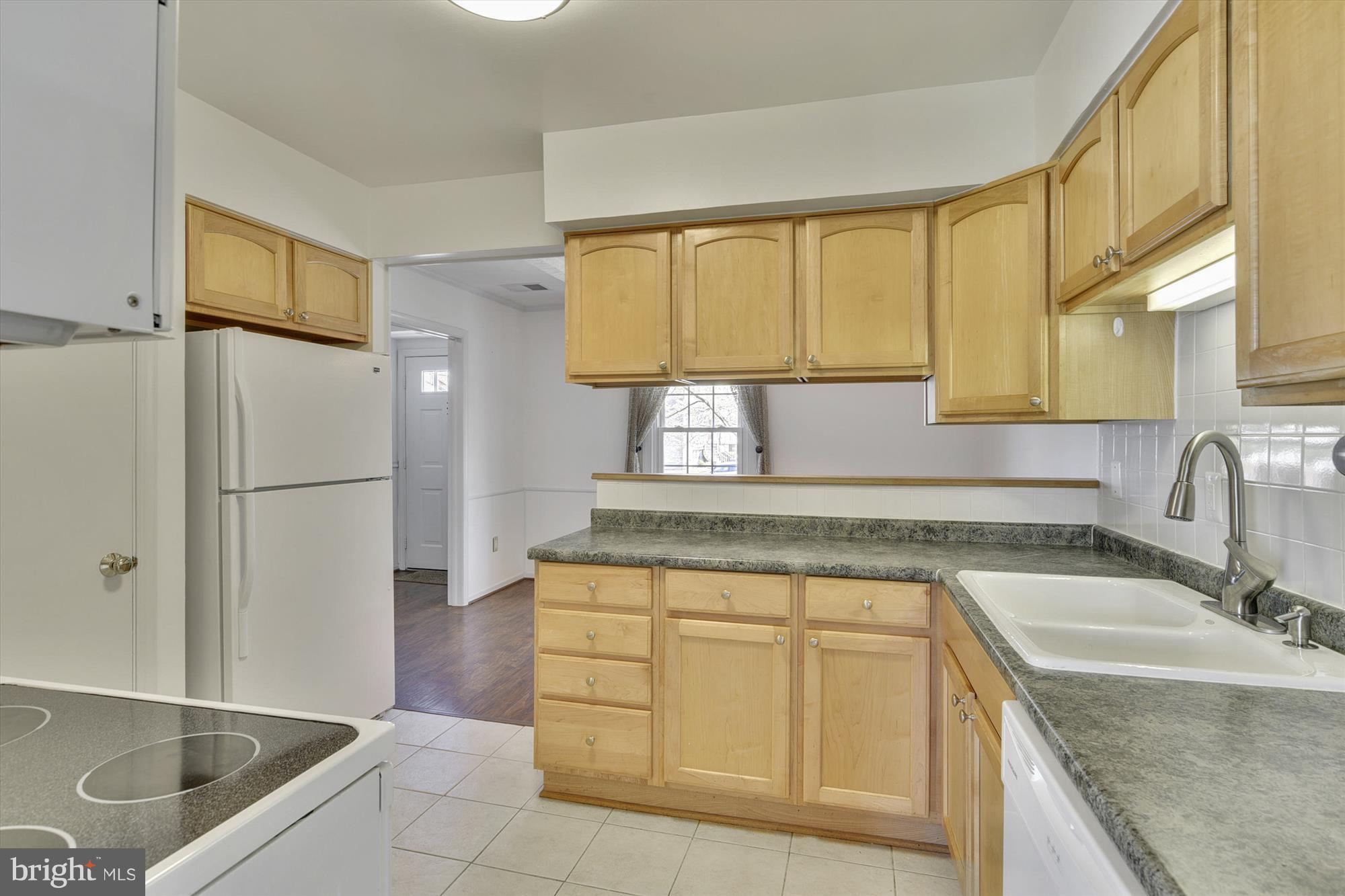 14557 Golden Oak Road Centreville, VA 20121 - Photo 6 of 21 Kitchen