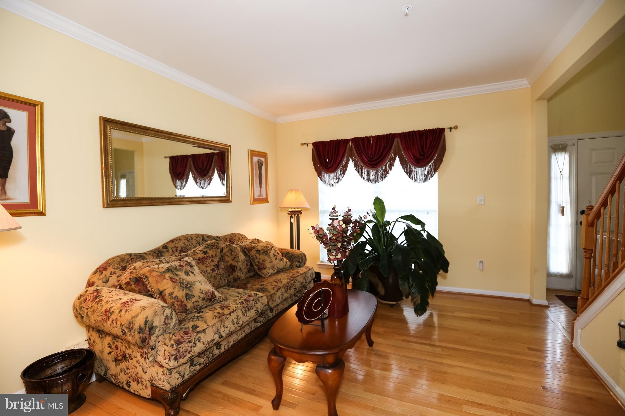 3102 Kidder Road Clinton, MD 20735 - Photo 3 of 18 Living Room