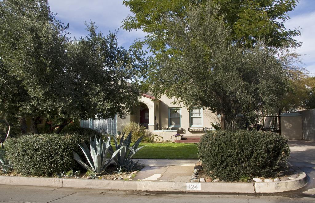 124 West Almeria Road Phoenix, AZ 85003 - Photo 1 of 18 Lots of Privacy