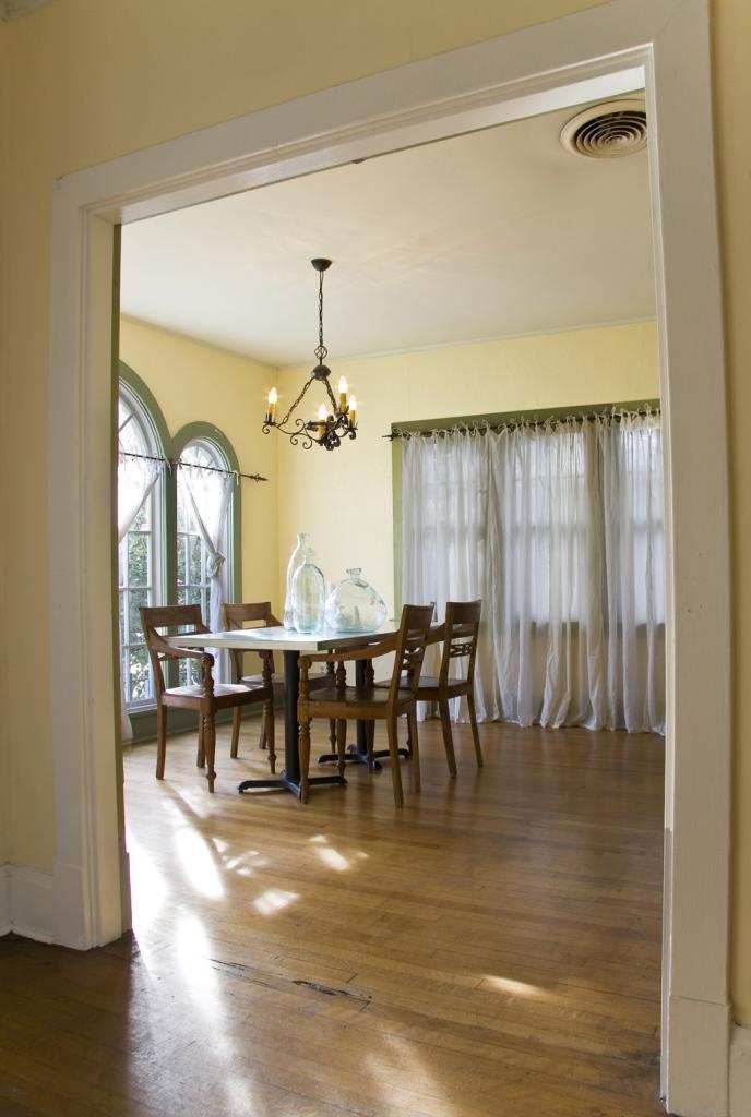 124 West Almeria Road Phoenix, AZ 85003 - Photo 7 of 18 Huge Dining Room