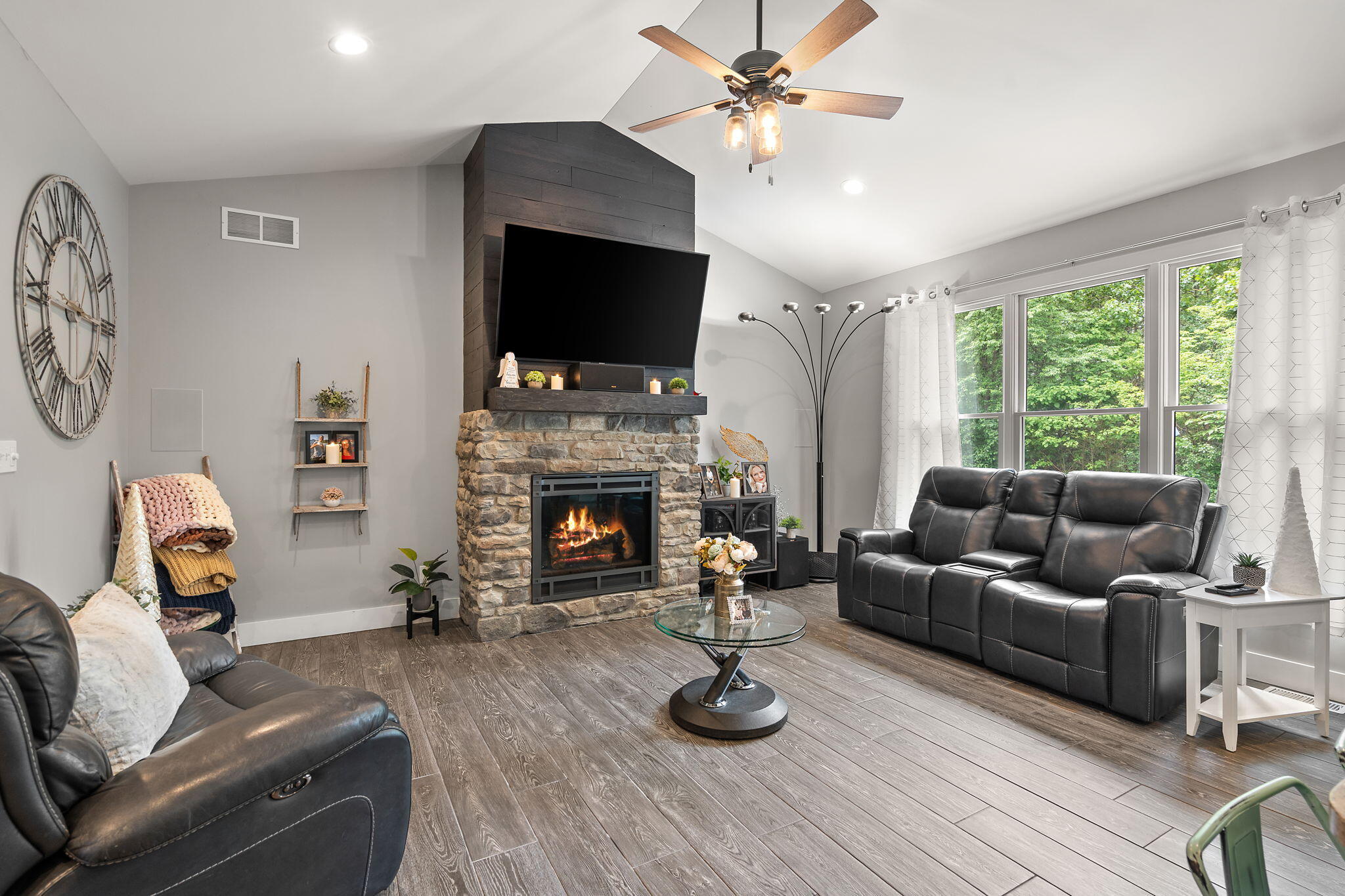 10186 Rustic Drive Demotte, IN 46310 - Photo 6 of 65 2048x1365