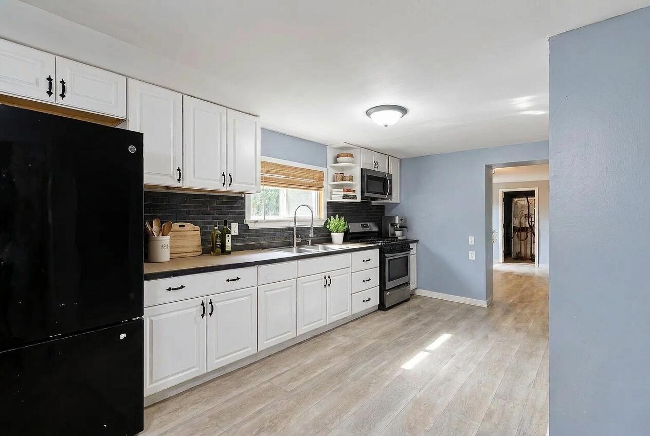 102 East Beers Street Decatur, MI 49045 - Photo 4 of 17 Kitchen