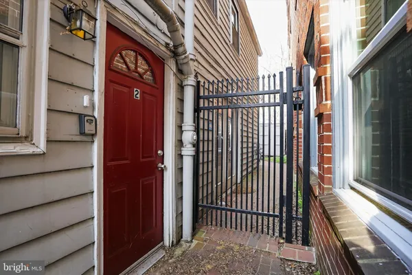 $2,200 | 226 North Patrick Street, Unit 2, Alexandria, VA 22314