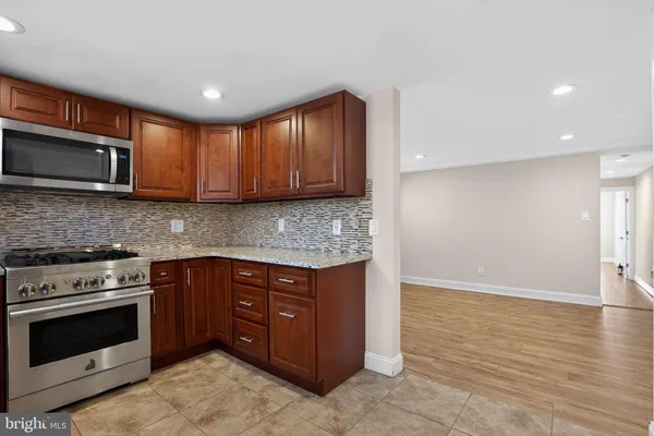 $2,200 | 226 North Patrick Street, Unit 2, Alexandria, VA 22314