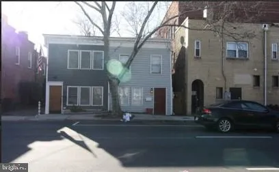 $2,200 | 226 North Patrick Street, Unit 2, Alexandria, VA 22314