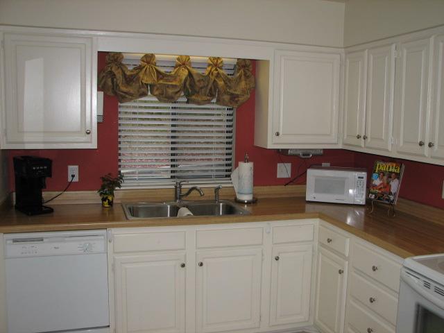 2411 Post Oak Road Salem, VA 24153 - Photo 16 of 29 kitchen