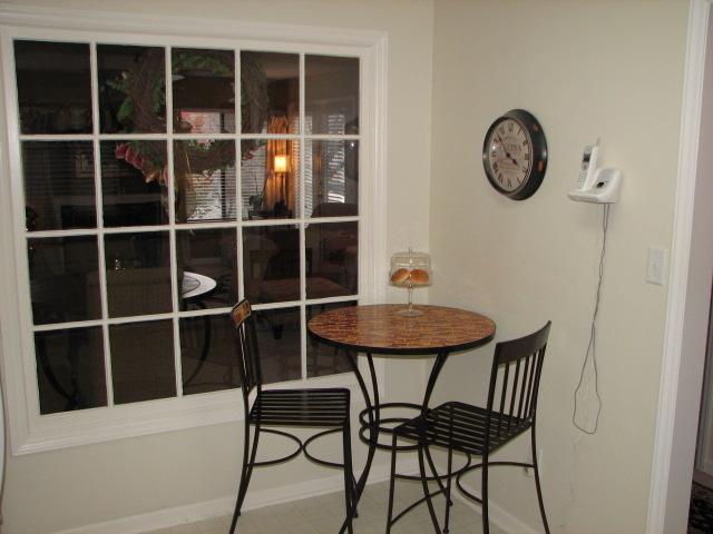 2411 Post Oak Road Salem, VA 24153 - Photo 5 of 29 eat-in kitchen