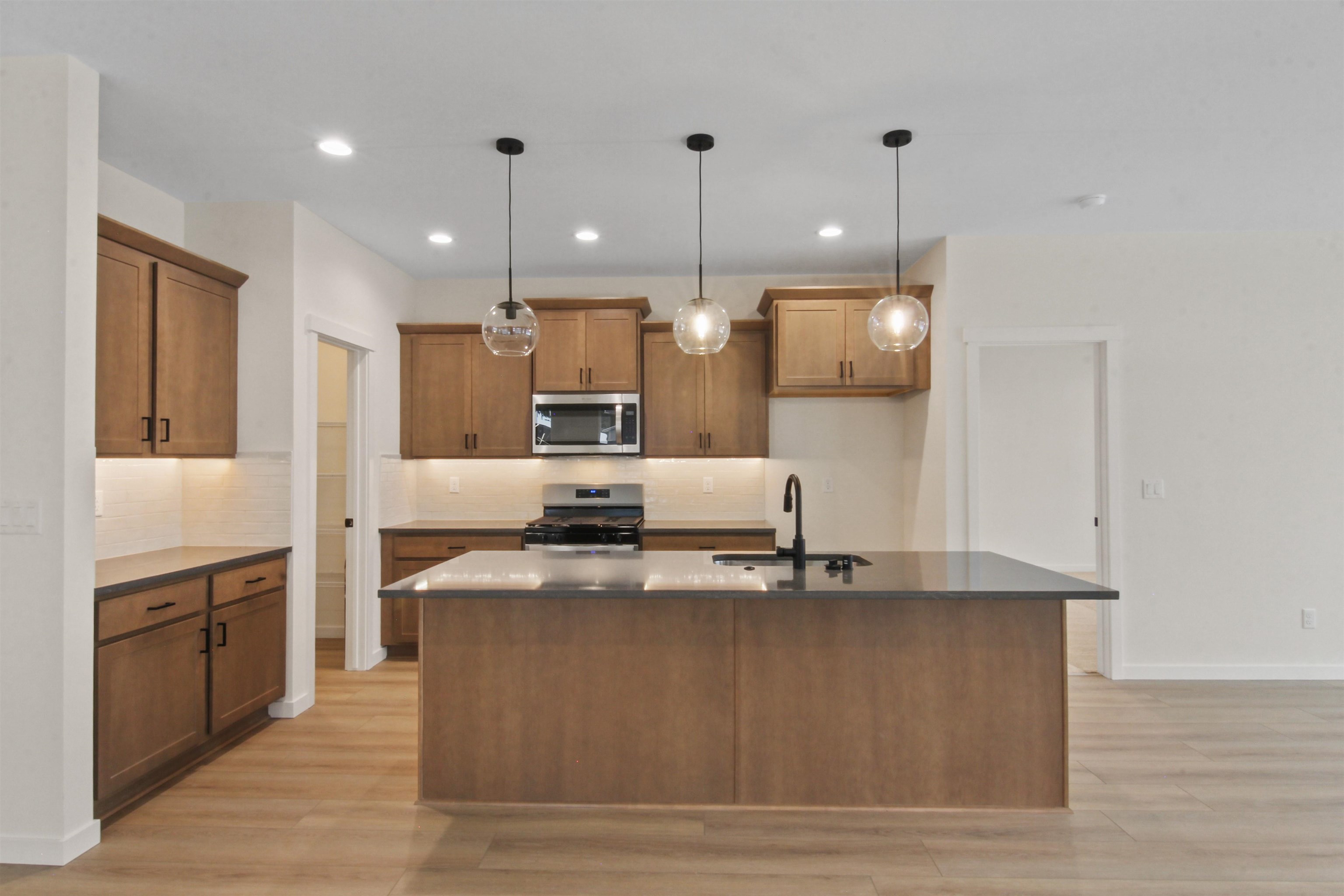 3339 South Morrill Lane Spokane, WA 99223 - Photo 9 of 33