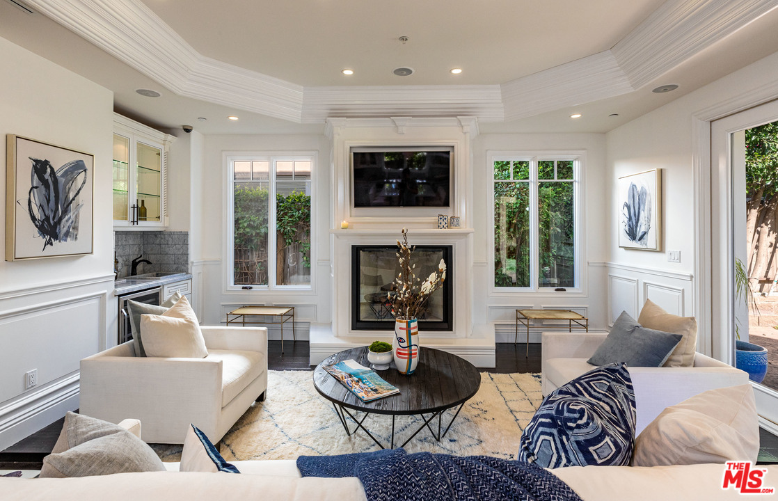 806 Iliff Street Pacific Palisades, CA 90272 - Photo 16 of 44