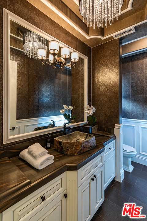 806 Iliff Street Pacific Palisades, CA 90272 - Photo 18 of 44