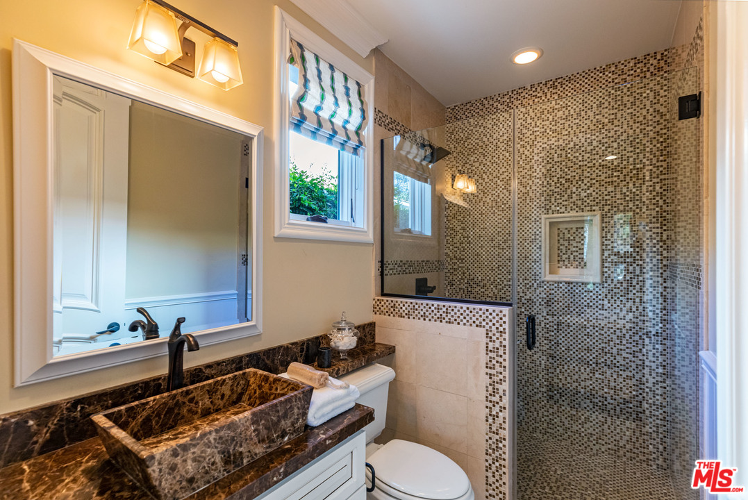 806 Iliff Street Pacific Palisades, CA 90272 - Photo 21 of 44