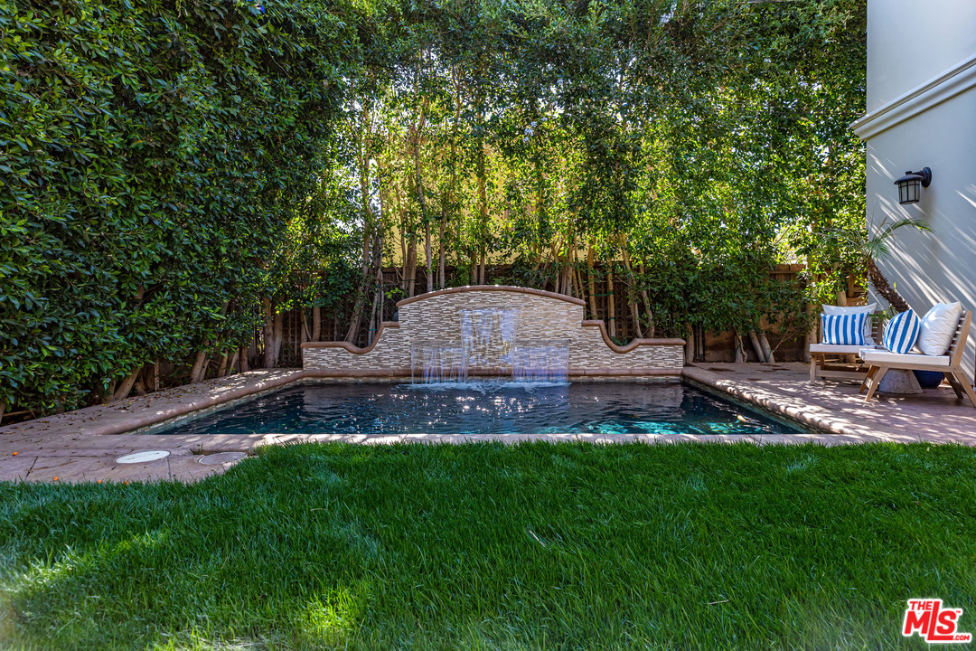 806 Iliff Street Pacific Palisades, CA 90272 - Photo 24 of 44