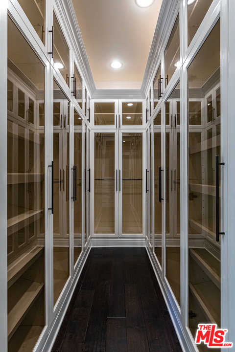 806 Iliff Street Pacific Palisades, CA 90272 - Photo 30 of 44