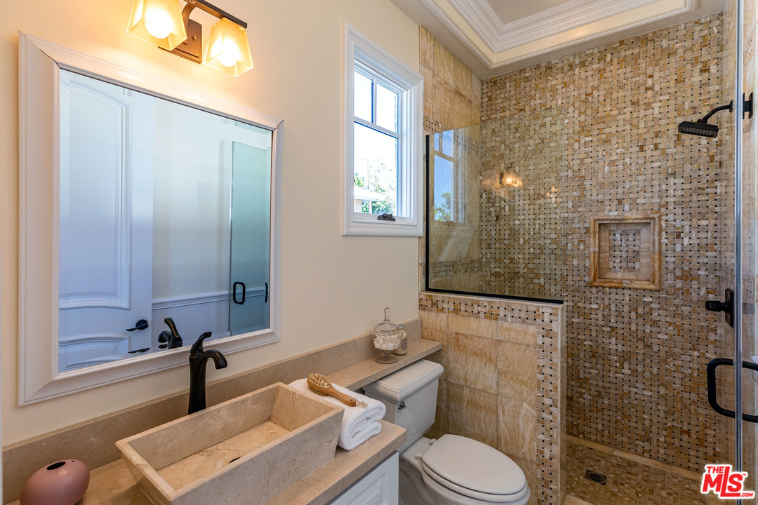 806 Iliff Street Pacific Palisades, CA 90272 - Photo 32 of 44