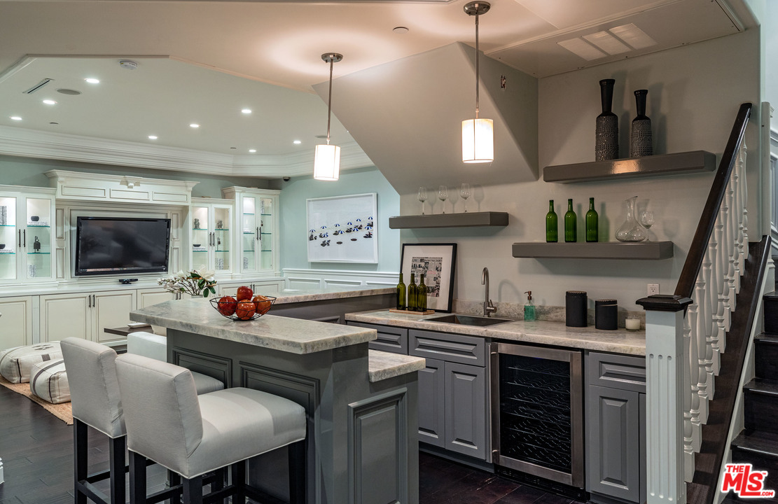 806 Iliff Street Pacific Palisades, CA 90272 - Photo 40 of 44