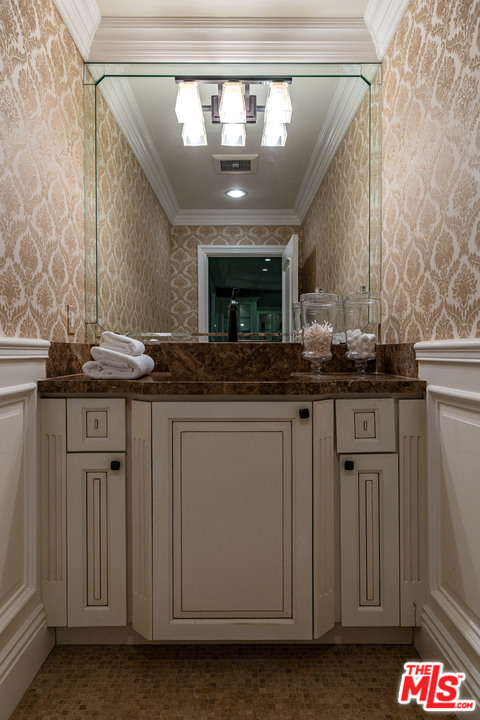 806 Iliff Street Pacific Palisades, CA 90272 - Photo 42 of 44