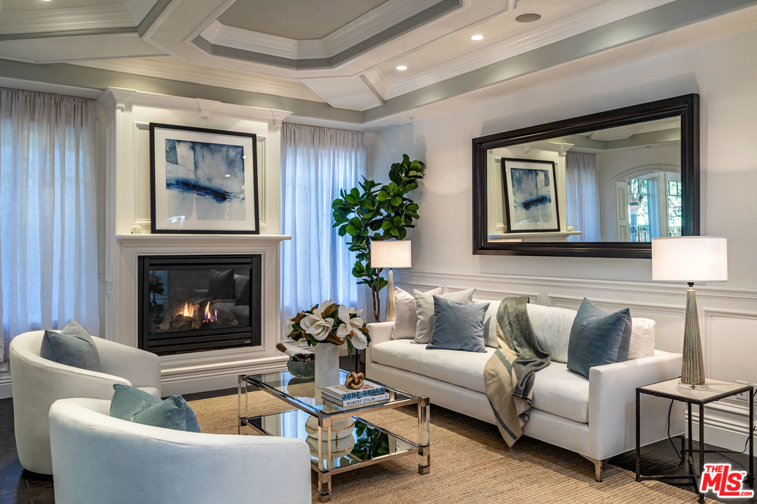 806 Iliff Street Pacific Palisades, CA 90272 - Photo 6 of 44