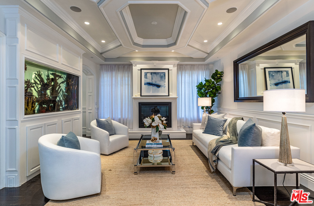 806 Iliff Street Pacific Palisades, CA 90272 - Photo 7 of 44