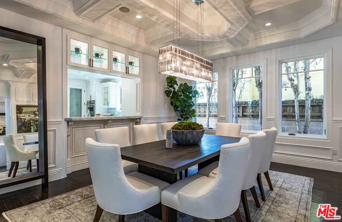 806 Iliff Street Pacific Palisades, CA 90272 - Photo 9 of 44