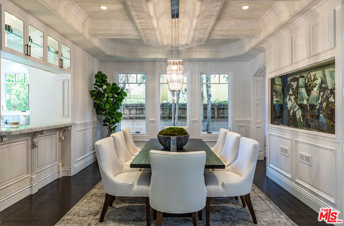 806 Iliff Street Pacific Palisades, CA 90272 - Photo 10 of 44