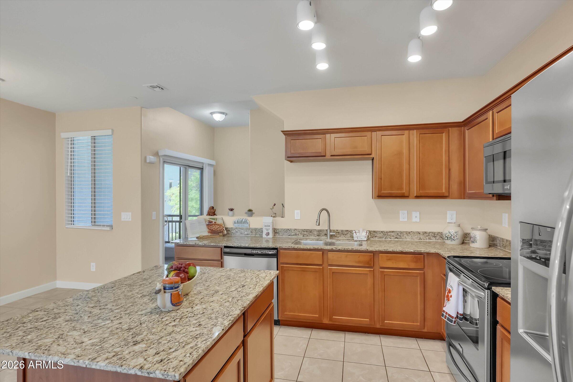 2150 West Alameda Road, Unit 1366 Phoenix, AZ 85085 - Photo 8 of 27 08-2150 W Alameda Road Unit 1366-18
