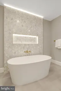 $2,149,000 | 816 South Pitt Street, Alexandria, VA 22314